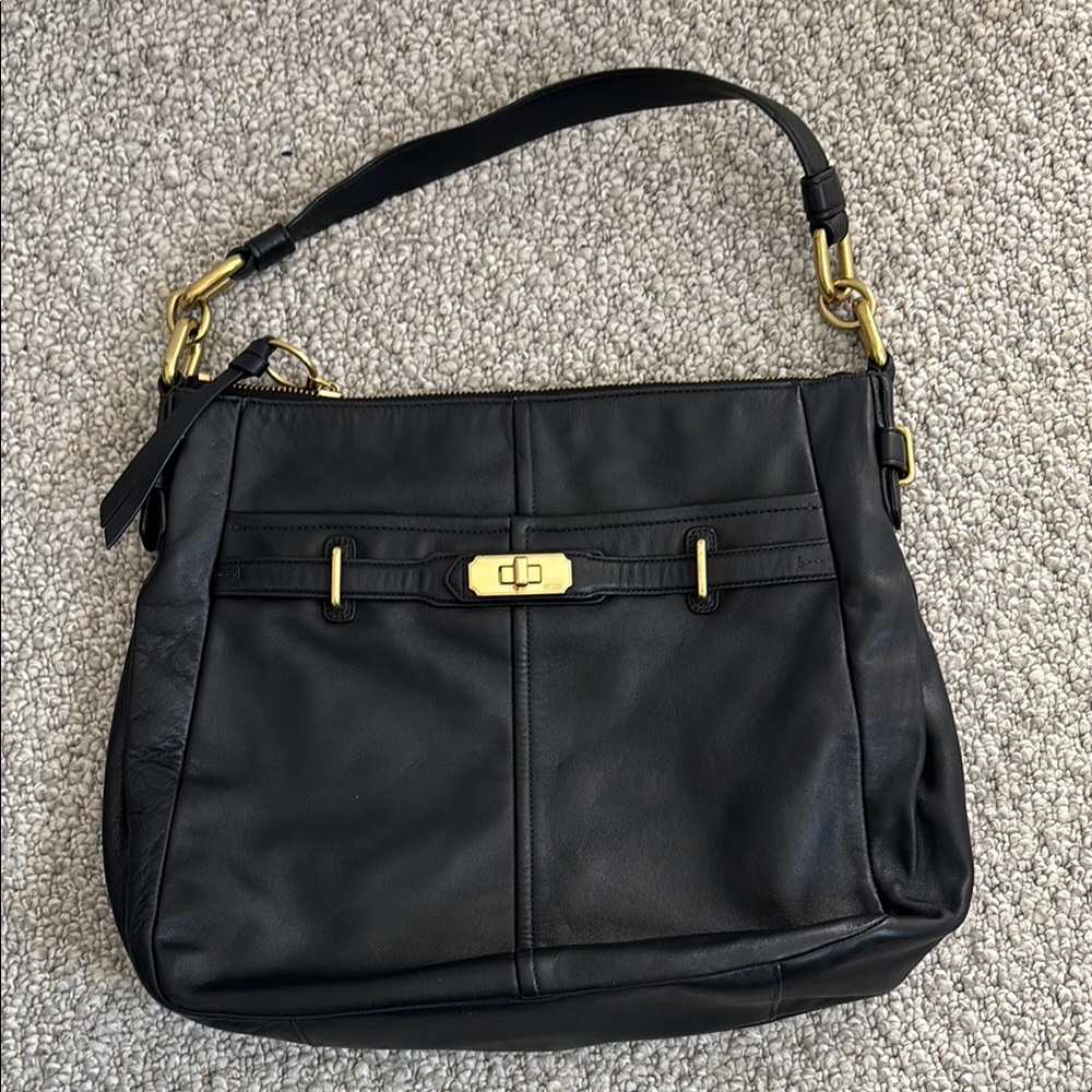Coach Elegant Black Leather Shoulder Bag